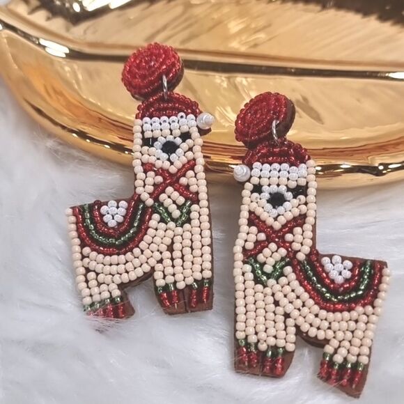 New C & C California Lama Beaded Bling CHRISTMAS EARRINGS - Picture 4 of 7